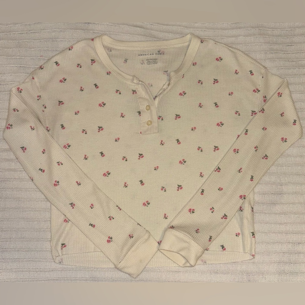 American Eagle Cream Floral Knit Top